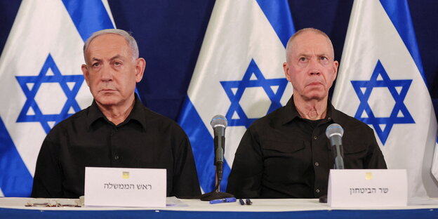 Regierungschef Benjamin Netanjahu und Verteidigungsminister Joav Gallant bei einer Pressekonferenz