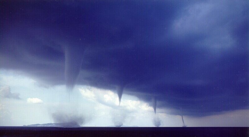 094 vier tornados tifoni99.jpg