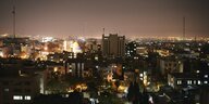 Stadtansicht Teherans mit Abendbeleuchtung