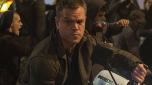 Matt Damon als Jason Bourne auf einem Motorrad