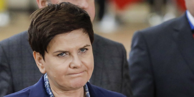 Die polnische Ministerpräsidentin Beata Szydlo mit ärgerlichem Gesichtsausdruck