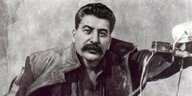 Josef Stalin auf einem Motorrad