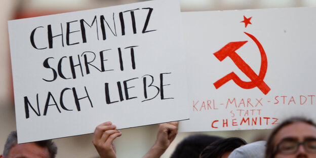 Schilder auf einer Demo Schilder auf einer Demo