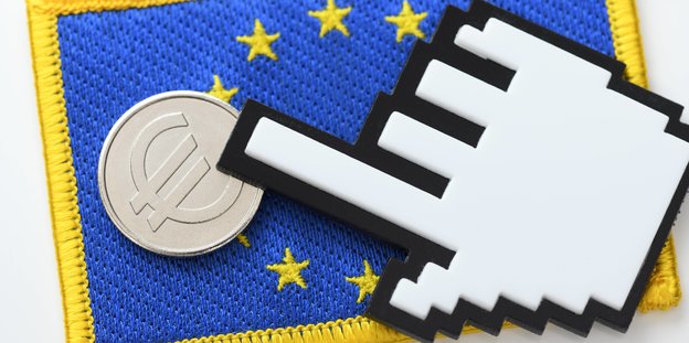 Eine computeranimierte Hand zeigt auf eine Münze, die auf einer EU-Flagge liegt