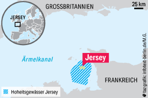 Die Kanalinsel Jersey zwischen den Küsten Englands und Frankreichs