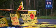 Gelbe Schilder gegen Atomkraft