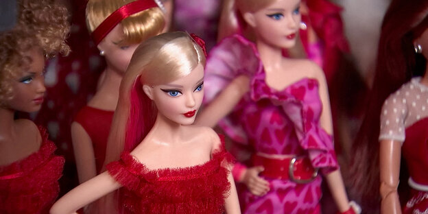 Viele verschiedene Barbiepuppen