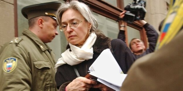 Journalistin Anna Politkowskaja im April 2005 in Moskau