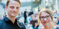 Das Foto zeigt die Berliner Landesvorsitzenden der Linkspartei, Maximilian Schirmer und Franziska Brychcy.