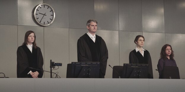 Blick in einen Gerichtssaal, eine Szene aus dem Film