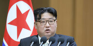 Kim Jong-un, Machthaber in Nordkorea, hält eine Rede.