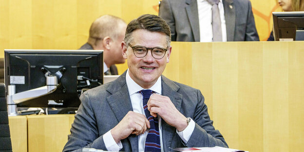 Hessens Ministerpräsident Boris Rhein von der CDU im Landtag