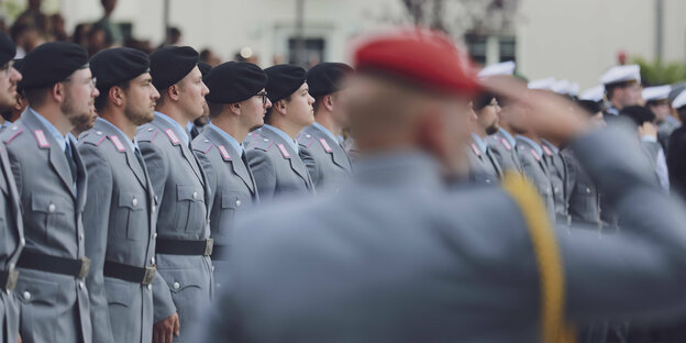 Feierliches Gelöbnis von Rekrutinnen und Rekruten der Bundeswehr in Berlin