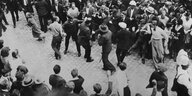 1932 in Eschwege, Hessen: Straßenschlacht bei SA-Aufmarsch und Gegendemonstration von Kommunisten