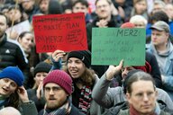 Demos gegen Merz und AfD: Bewegung auf der Straße