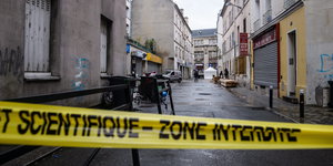 abgesperrte Straße in Saint-Denis