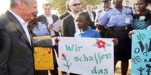 Bundespräsident Gauck und Flüchtlinge in Nigeria