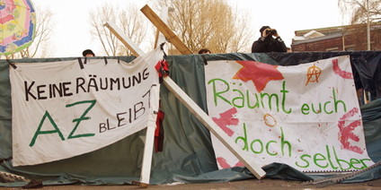 http://taz.de/uploads/hp_taz_img/full/az02.20110330-17.jpg