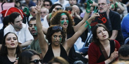 Demonstrantion iranischer RegimegegnerInnen in Berlin. Foto: ap Demonstrantion iranischer RegimegegnerInnen in Berlin. Foto: ap