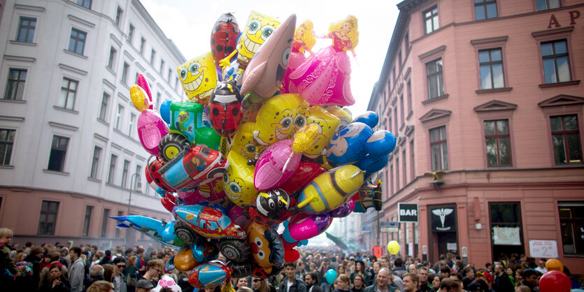 Myfest in Kreuzberg. Jedes Jahr wird es voller.