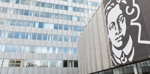 Goethe-Plakat hängt an Campus in Frankfurt