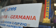 Schild in einem Bus aus Rumänien mit der Reiseroute