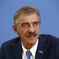 Uwe Junge. Uwe Junge.