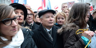 Menschengedränge bei einer Demonstration