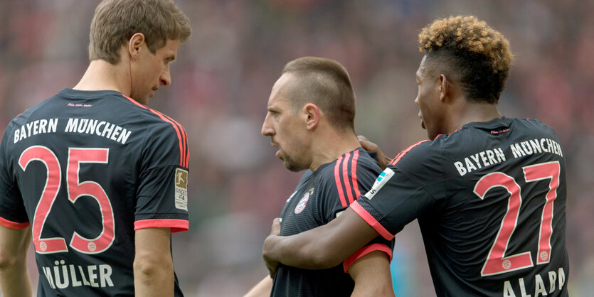 Die Münchner Thomas Müller, Franck Ribery und David Alaba jubeln