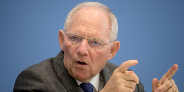 Wolfgang Schäuble guckt skeptisch