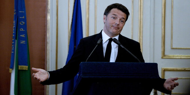 Matteo Renzi macht eine fragende Geste