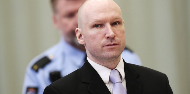Mann mit Glatze. Es ist Anders Behring Breivik