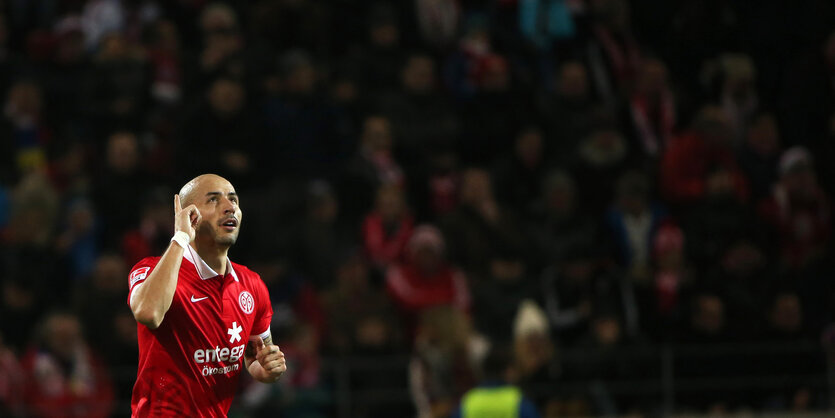 Elkin Soto jubelt nach seinem Treffer gegen FC Bayern München, 2014