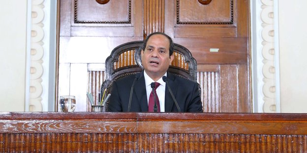 Präsident Abdel Fattah al-Sisi hält eine Rede