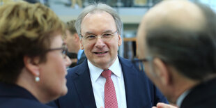 Reiner Haseloff nach dem ersten Wahlgang im Landtag.