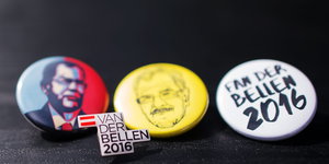 Wahlwerbebuttons des grünen Kandidaten Van der Bellen für das Amt des österreichischen Bundespräsidenten