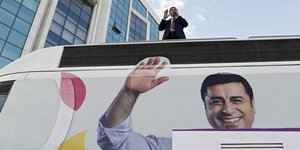 Der HDP-Politiker Selahattin Demirtas während des Wahlkampfes 2015
