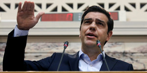 Alexis Tsipras winkt