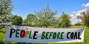 Ein Plakat zum Kohleprotest in der Lausitz