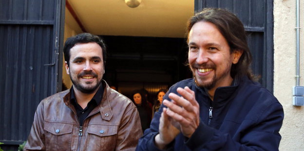 Der Chef von Podemos Pablo Iglesias (r.) und IU-Chef Alberto Garzón