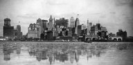 Eine Schwarz-Weiß-Fotografie: Sie zeigt die Skyline von New York City
