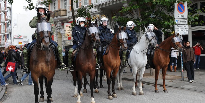 Berittene Polizisten