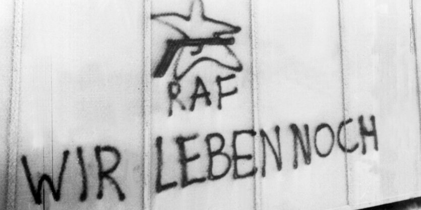 Ein RAF-Graffito, Aufschrift: Wir leben noch