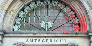 Beschmiertes Protalfester des Amtsgerichts