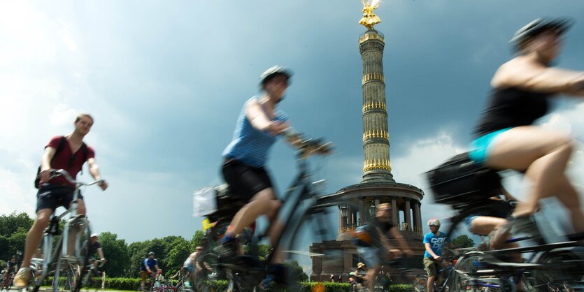 Radler bei der Sternfahrt