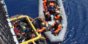 Eine Rettungsaktion auf dem Mittelmeer