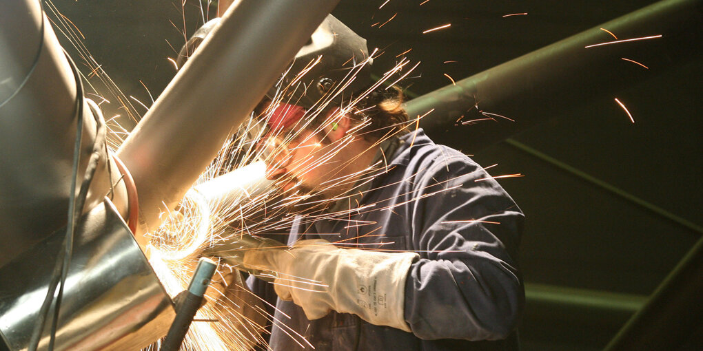 Ein Metallarbeiter bei der Arbeit