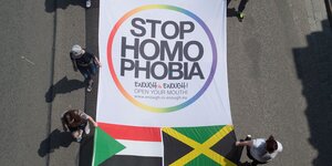 Transparent gegen Homophobie