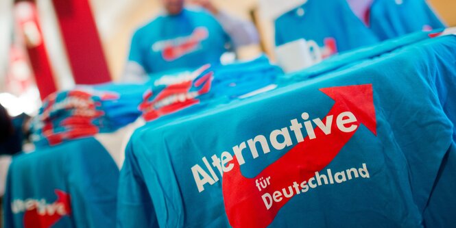 T-Shirts mit AfD-Logo