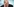 Martin Winterkorn fässt sich mit der rechten Hand an die Brille